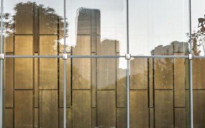 Barulho e Vazamento em Sacadas de Vidro: Como Resolver?