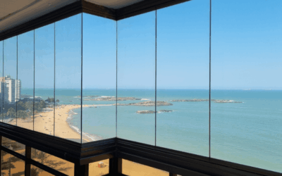 Solução Varandas | Assistência Técnica e Manutenção de Fechamento de Varanda Manutenção de Varanda de Vidro no Litoral: Cuidados com a Maresia